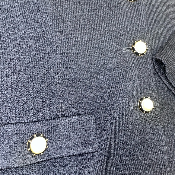 St. John Collection Size 10 - Picture 4 of 6